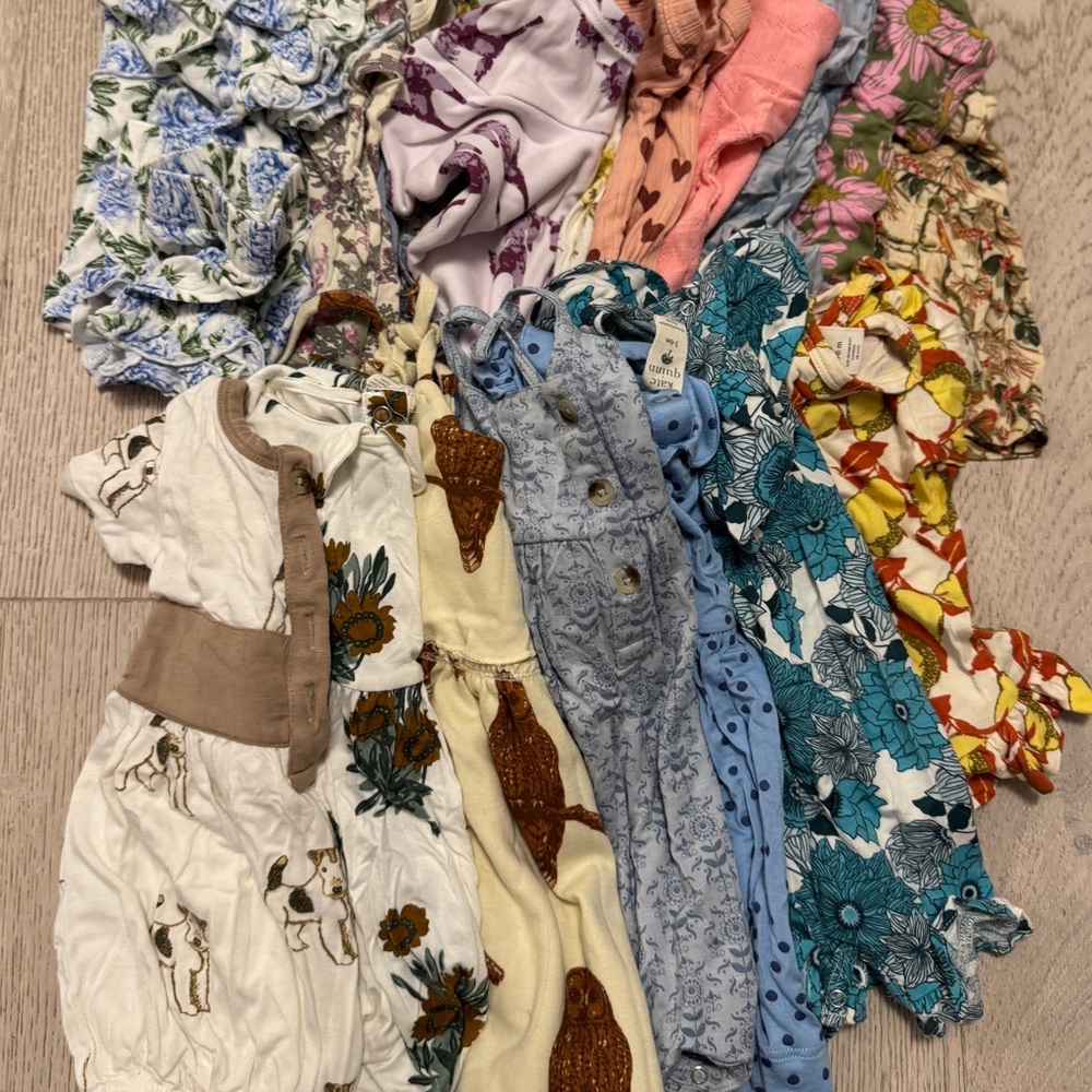 Kate Quinn Baby Rompers in Floral and Animal Patterns (16 outfits) 3-6 months